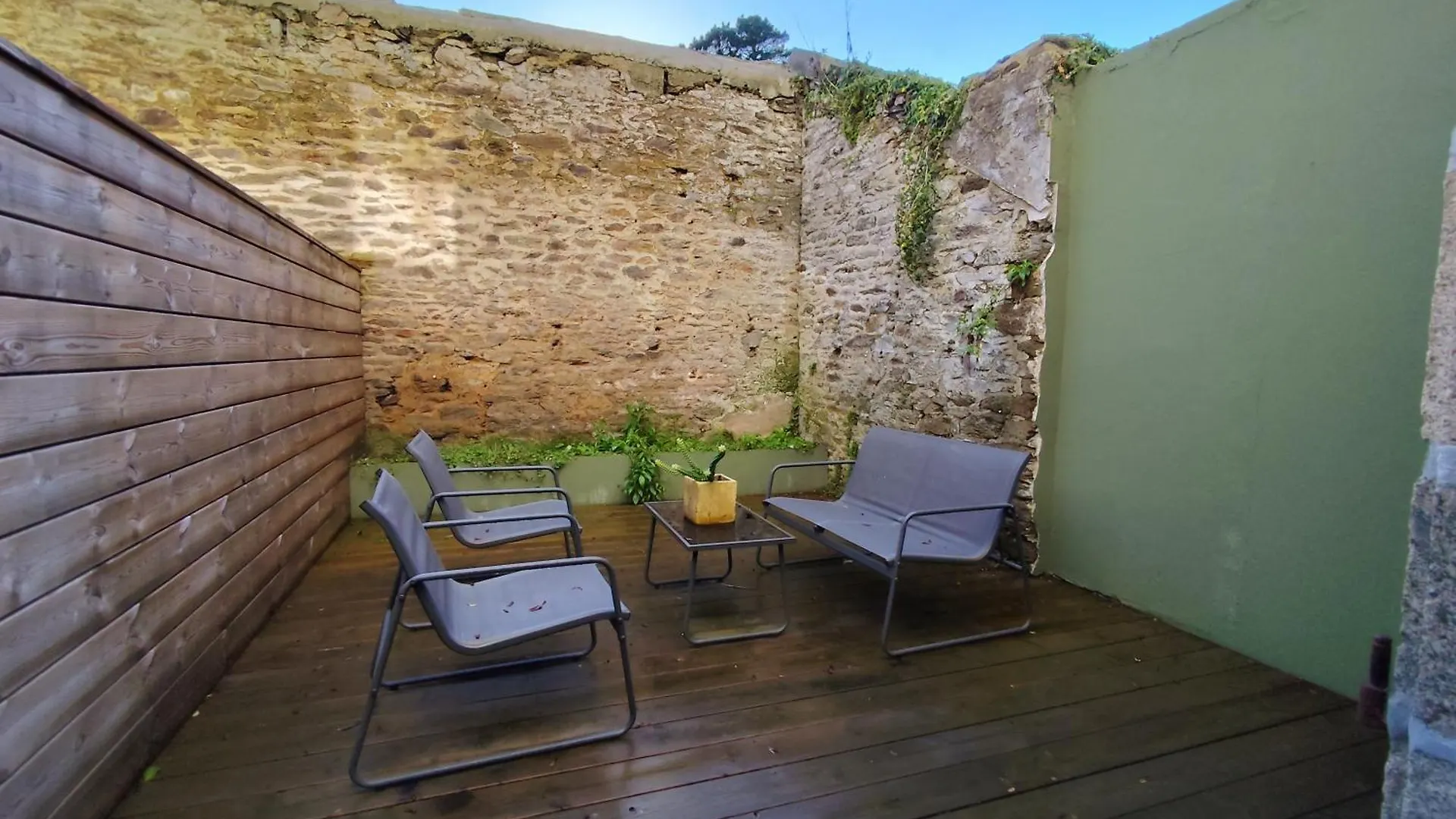 T1 Grand Confort Avec Terrasse Privee Brest 0*,  France